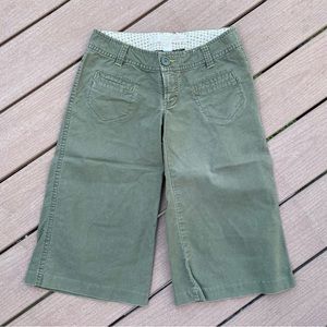 Old Navy wide leg capri pants